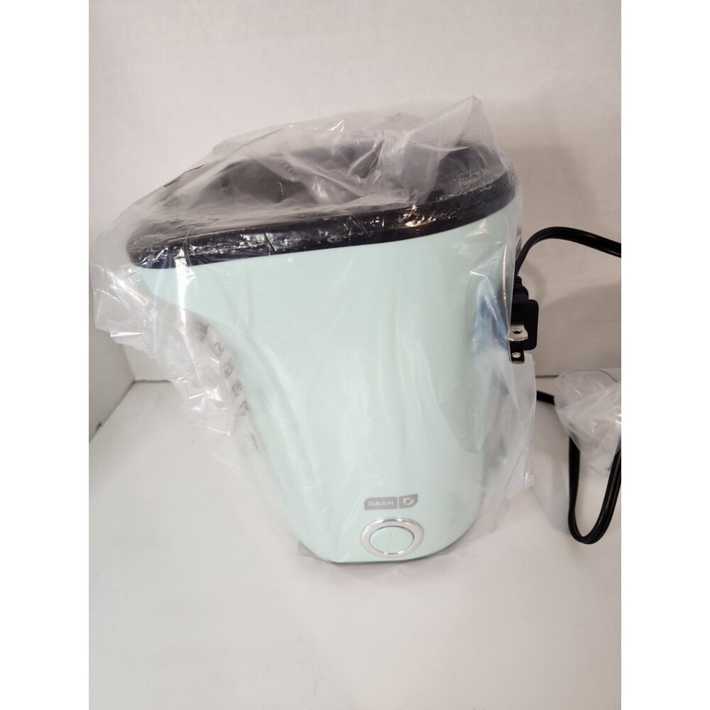 Dash Fresh Pop Popcorn Maker in Mint